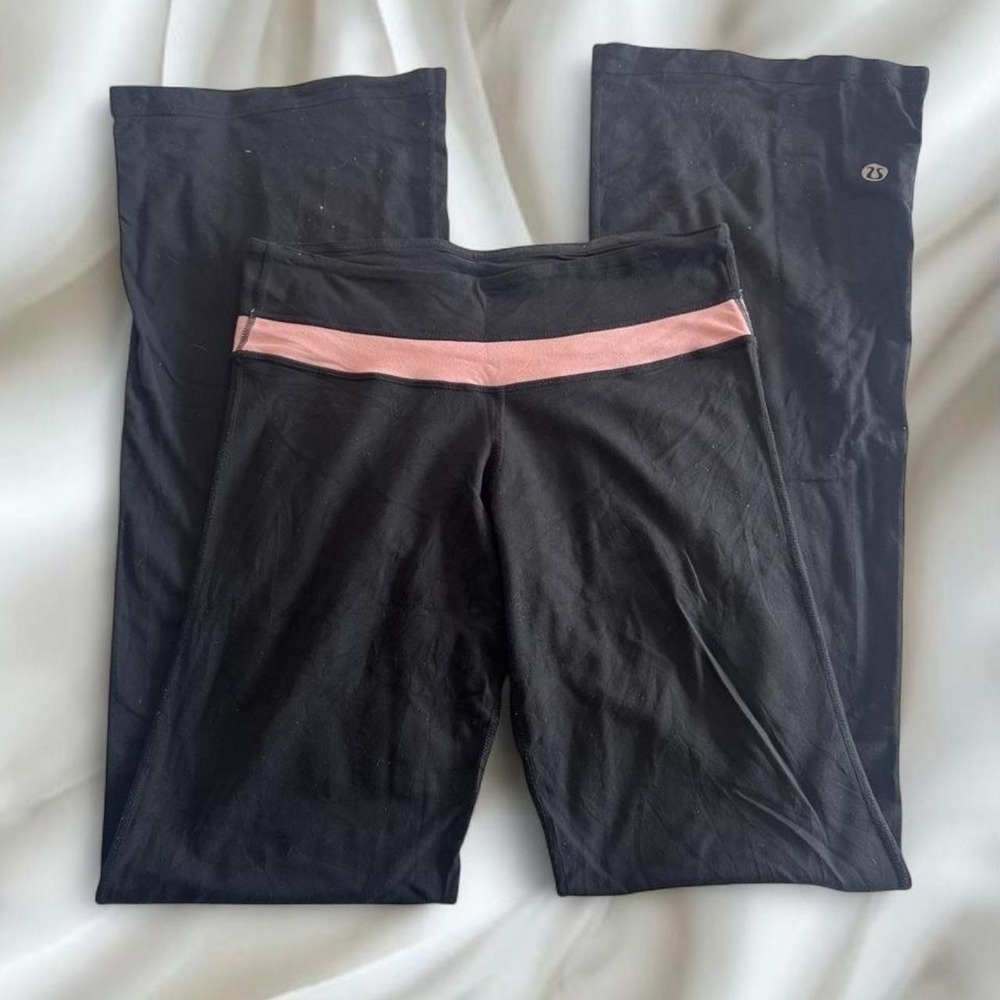 Y2K vintage black and pink waistband Lululemon full length flared leggings